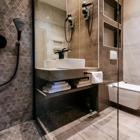 Dedaj - Almaro With Heated Pool Zadar