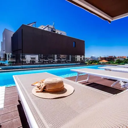 Διαμέρισμα Dedaj - Almaro With Heated Pool